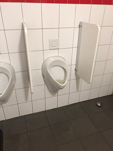  verstopt urinoir Den Haag